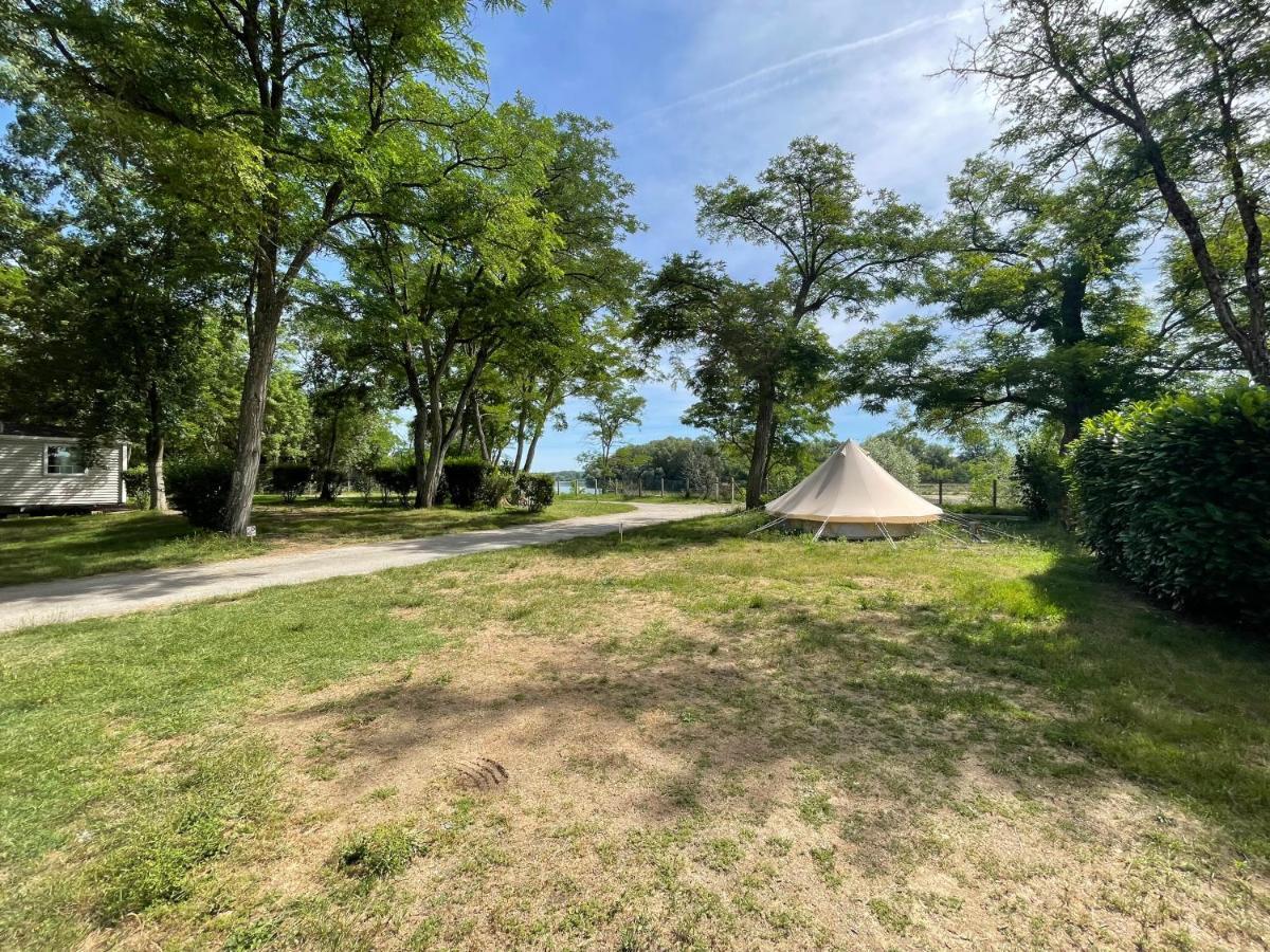 Camping Les Portes De Sancerre Saint-Satur Exterior foto