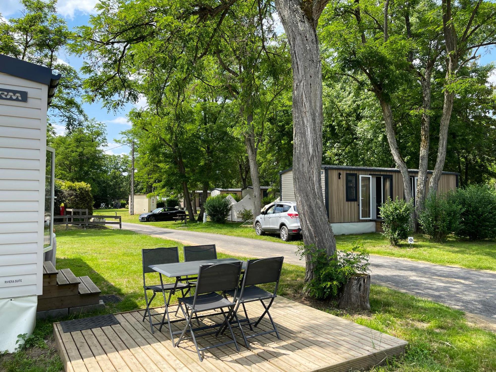 Camping Les Portes De Sancerre Saint-Satur Exterior foto
